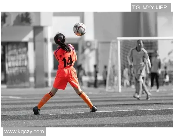 小个子足球明星女性的奋斗与荣耀展现了不屈的精神与无限的可能性